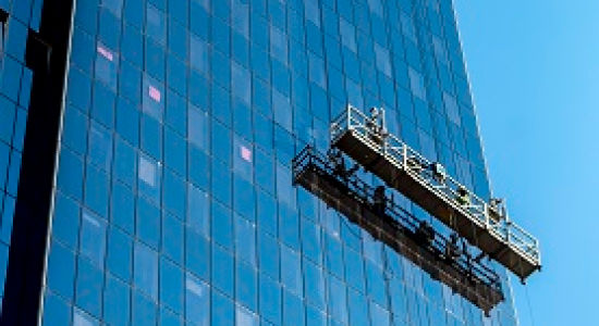 Nettoyage vitrerie domaine tertiaire